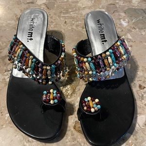 Brand-new size 6 Medium heeled sandals